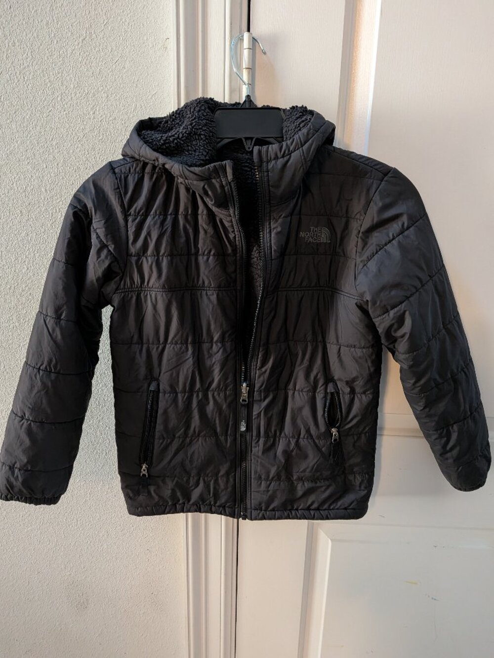 The North Face Boys M Black Hooded Puffer Jacket Full Zip Down Insulated